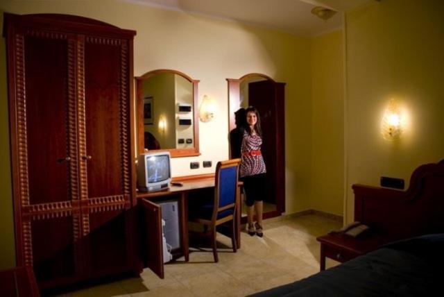 Hotel Duca Di Calabria Serra San Bruno Esterno foto