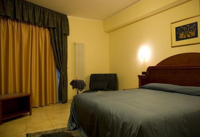 Hotel Duca Di Calabria Serra San Bruno Esterno foto