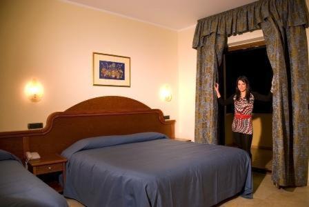Hotel Duca Di Calabria Serra San Bruno Camera foto
